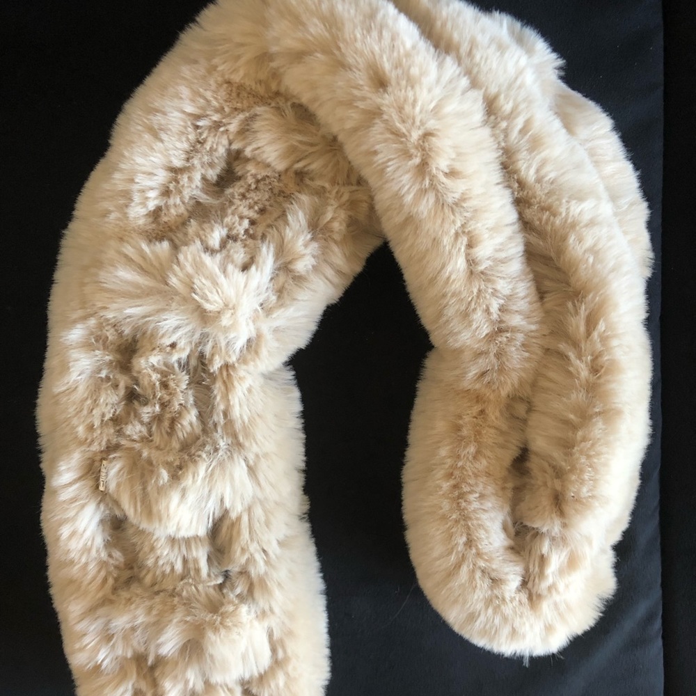Super fluffy scarf